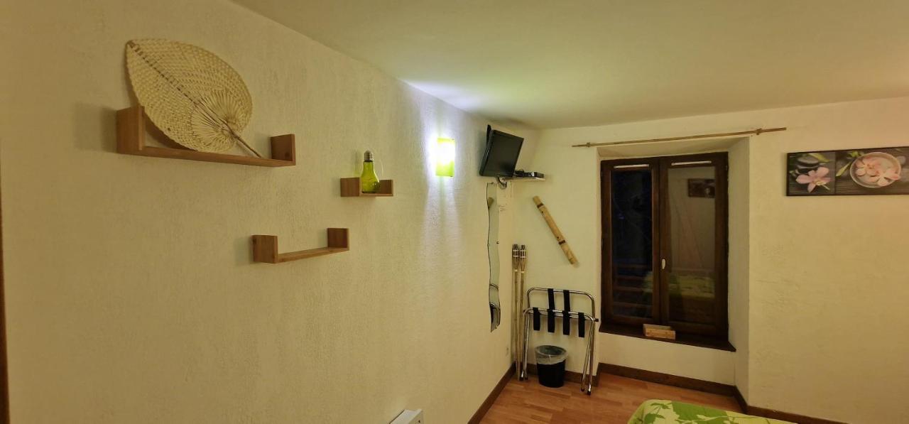 Chambres D'Hotes Les Lits Des Fees Saint-Floret Ngoại thất bức ảnh