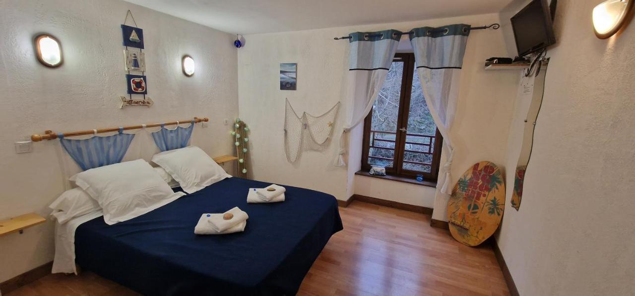 Chambres D'Hotes Les Lits Des Fees Saint-Floret Ngoại thất bức ảnh