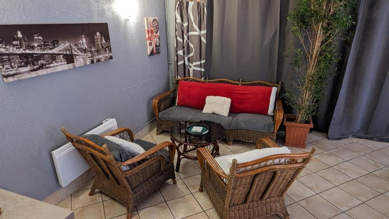 Chambres D'Hotes Les Lits Des Fees Saint-Floret Ngoại thất bức ảnh